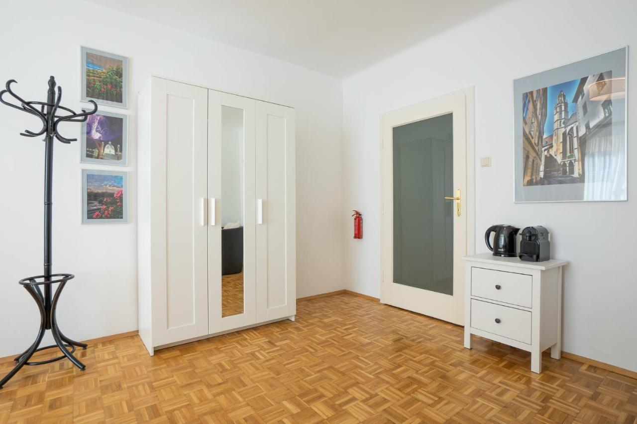 Central Living - Stephansdom Apartments Vienna Exterior photo