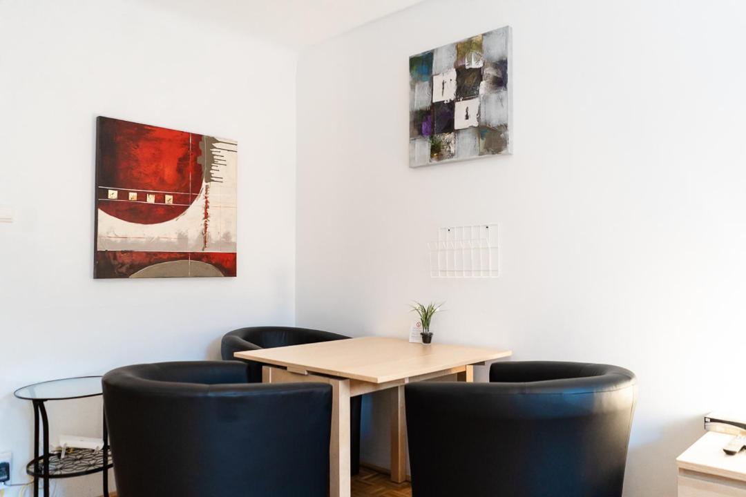 Central Living - Stephansdom Apartments Vienna Room photo